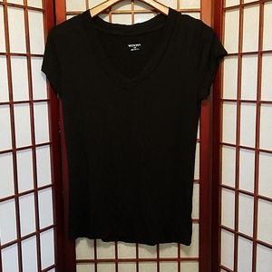 L super soft black v-neck Merona tshirt